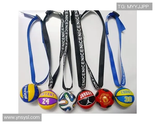 足球明星公仔挂件图片展示与收藏推荐让你爱不释手的足球周边商品